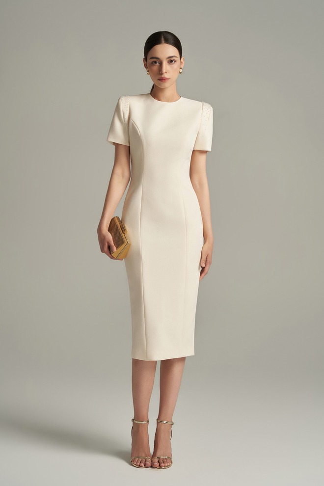 Suit, váy ngắn, đầm bodycon giúp nàng chiếm trọn spotlight 12 Suit, váy ngắn, đầm bodycon giúp nàng chiếm trọn spotlight - Ảnh 12.