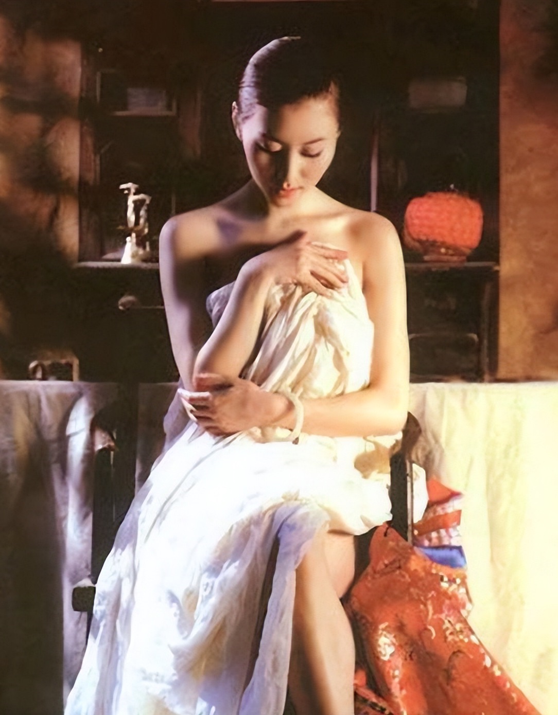 Sao nữ chụp ảnh nude để nổi tiếng bị bố từ mặt, chồng đòi ly hôn- Ảnh 2. Sao nữ chụp ảnh nude để nổi tiếng bị bố từ mặt, chồng đòi ly hôn- Ảnh 2.