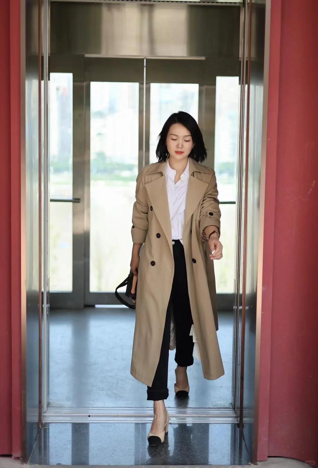 Mùa thu này, phụ nữ U40 chỉ cần style tối giản là đủ toát khí chất thượng lưu - Ảnh 7.