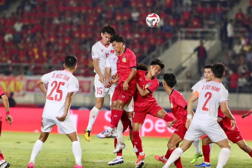 Đội tuyển Việt Nam đá 2 trận với Nepal cùng một cuộc tái đấu Lào nhưng sẽ tập trung cao độ cho đối thủ chính Malaysia. Ảnh: CCT. doi-tuyen-viet-nam-da-voi-nepal-nhung-chi-ngong-malaysia (3).jpg