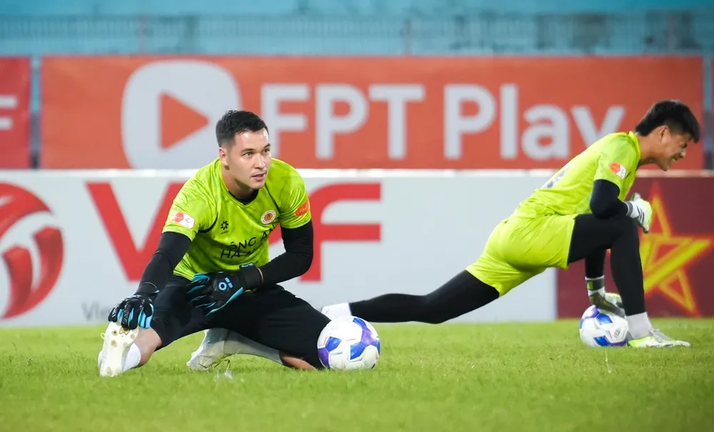 clb-cong-an-ha-noi-tu-tin-thang-cebu-du-vang-quang-hai (7).jpg