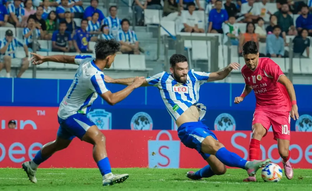 clb-cong-an-ha-noi-tu-tin-thang-cebu-du-vang-quang-hai (8).jpg