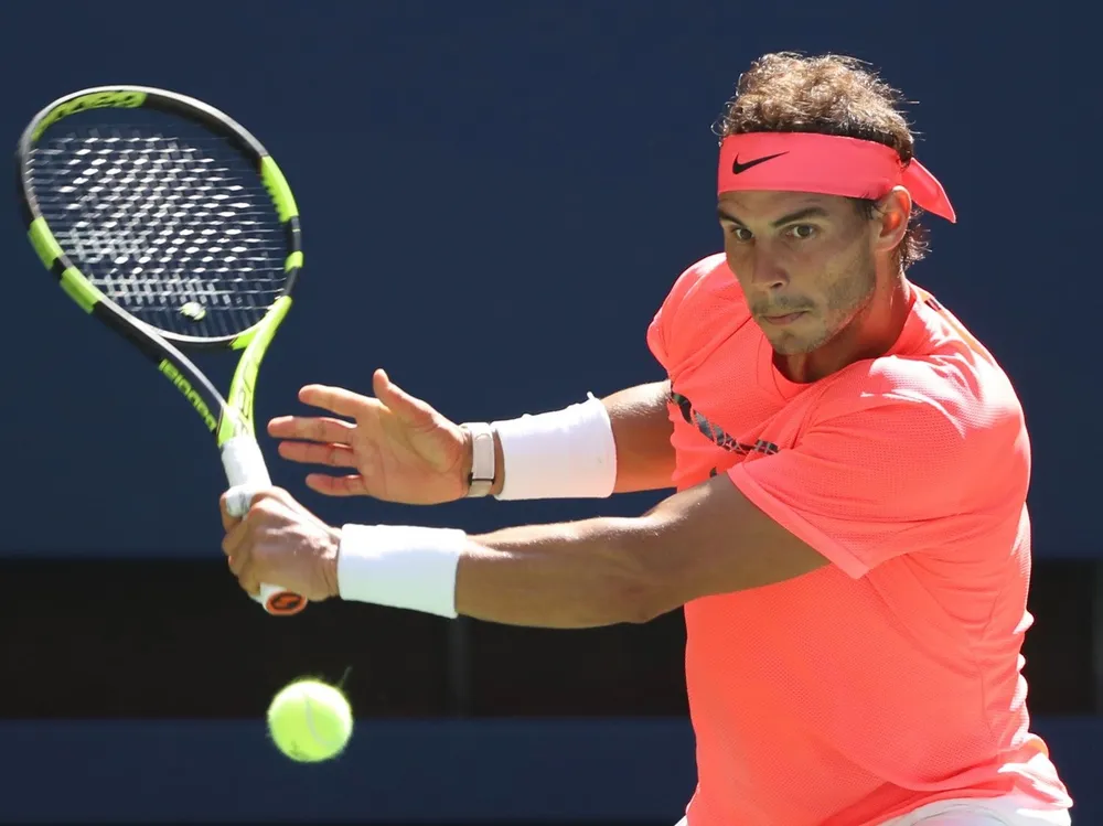 Huyền thoại quần vợt Nadal còn được biết đến với biệt danh "Ông vua đất nện". Ảnh: ATP huyen-thoai-quan-vot-nadal-1.jpeg