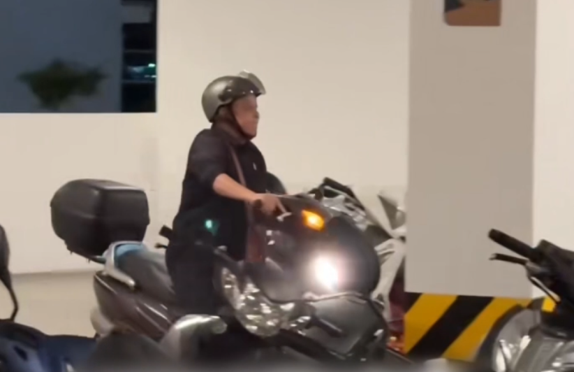 Diễn viên Tử Chiến Trên Không là đại gia ngầm: Sở hữu 3 căn nhà, 8.500m2 đất nhưng toàn đeo túi rách - Ảnh 4.