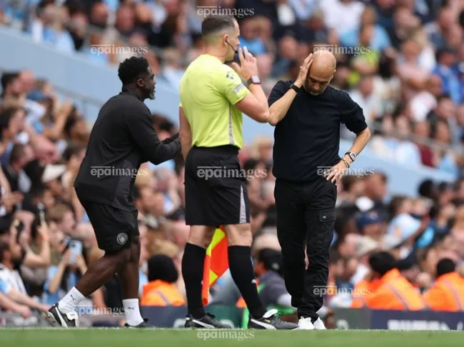 Chiến lược gia người Tây Ban Nha luôn vắt óc tìm cách chơi hiệu quả nhất cho Man City. Ảnh: EPA. hlv-pep-guardiola-va-con-dao-2-luoi-o-man-city (3).jpg