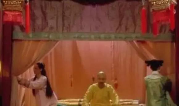 Thư Cừ Mông Tốn, thanh gỗ trên đầu giường của hoàng đế