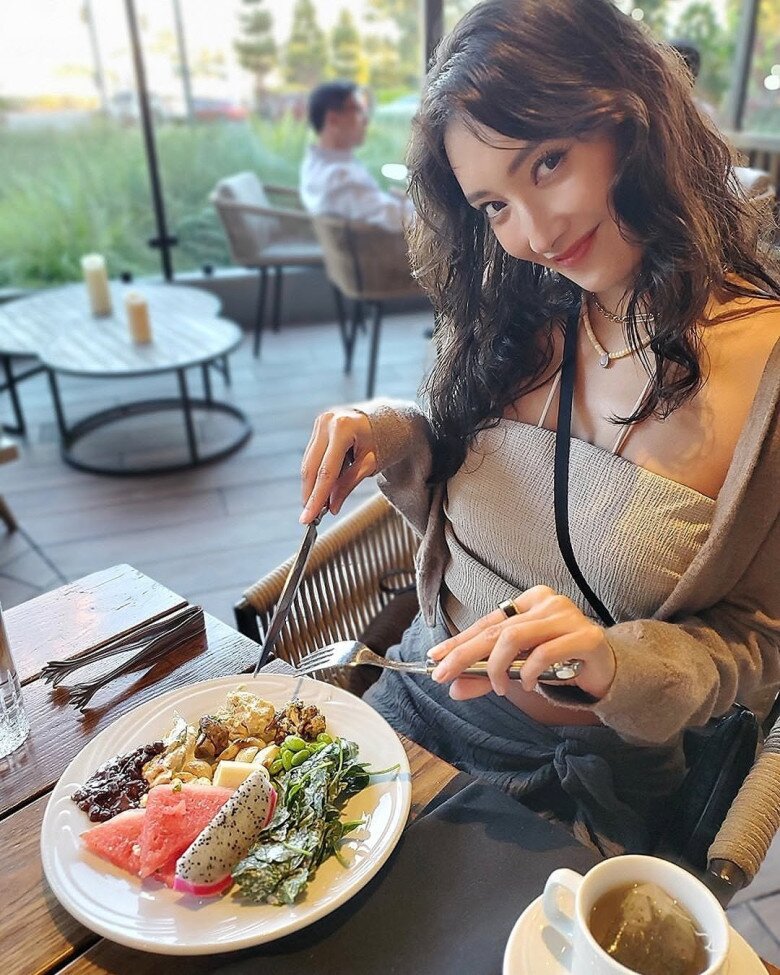 Mỹ nhân có dáng đẹp nhất Nhật Bản nhờ duy trì thói quen ăn ít đường, ít chất béo và nhiều protein trong suốt nhiều năm.