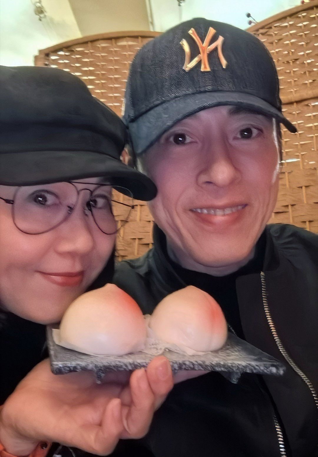 Cặp sao ăn chay 31 năm và không sinh con gây tranh cãi- Ảnh 4. Cặp sao ăn chay 31 năm và không sinh con gây tranh cãi- Ảnh 4.