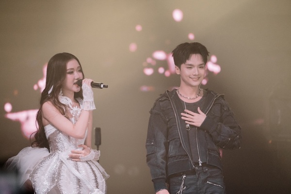 Thoại Nghi lột xác ấn tượng trong MV “Đầu hàng đi” 2 1758948350 487 Thoai Nghi lot xac an tuong trong MV Dau hang