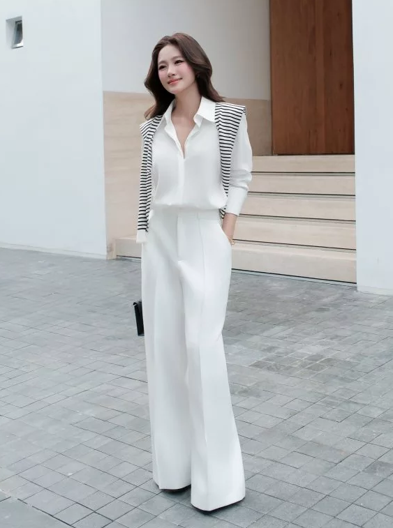 Lương Thùy Linh - Song Hye Kyo đọ độ sang chảnh khi đụng 1 set đồ - Ảnh 15.