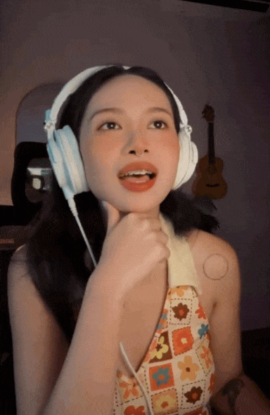 Sốc trước danh tính mỹ nhân hát mở màn Tử Chiến Trên Không: Hot girl cover đời đầu, có hit rồi lặn mất tăm- Ảnh 2.