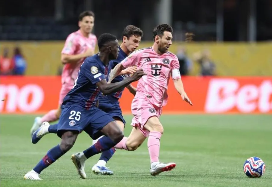 Cũng giống Ronaldo, Messi đã chia tay bóng đá châu Âu. Ảnh:X/Inter Inter-Miami- cua-Messi-1.jpg