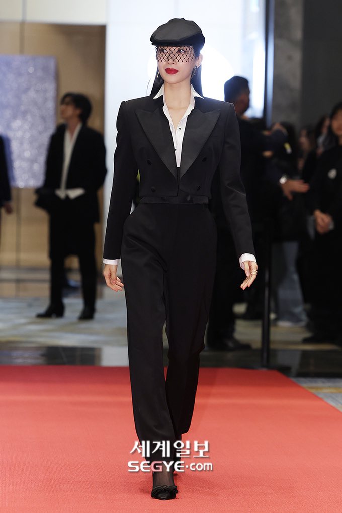 Moon Ga Young đã sợ hở bạo- Ảnh 12.