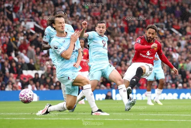 Tân binh Cunha chưa thể hiện mình xứng đáng như kỳ vọng của người hâm mộ MU. Ảnh: EPA. man-united-met-moi-va-man-thu-thach-lon-cho-thay-tro-hlv-ruben-amorim (6).jpg