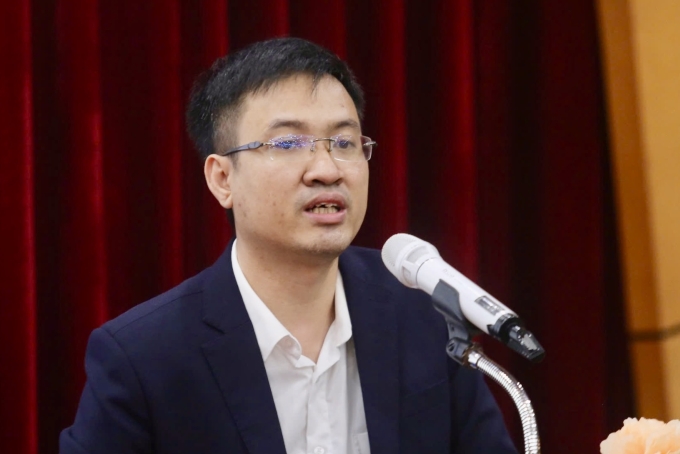 Tiến sĩ Trương Bá Kiên phân tích về nguyên nhân bão Bualoi đi nhanh. Ảnh: Gia Chính