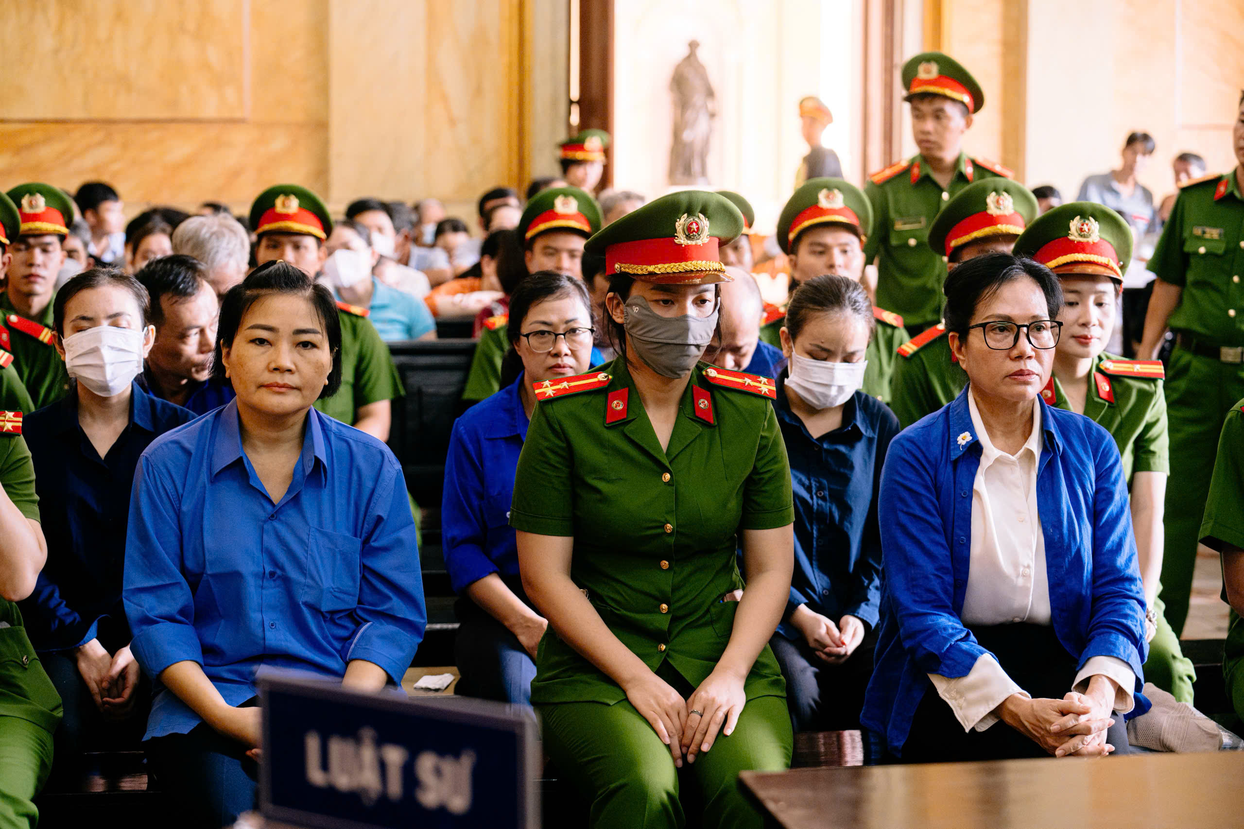 Cựu Tổng giám đốc SJC Lê Thúy Hằng bị đề nghị 28-30 năm tù - Ảnh 1.