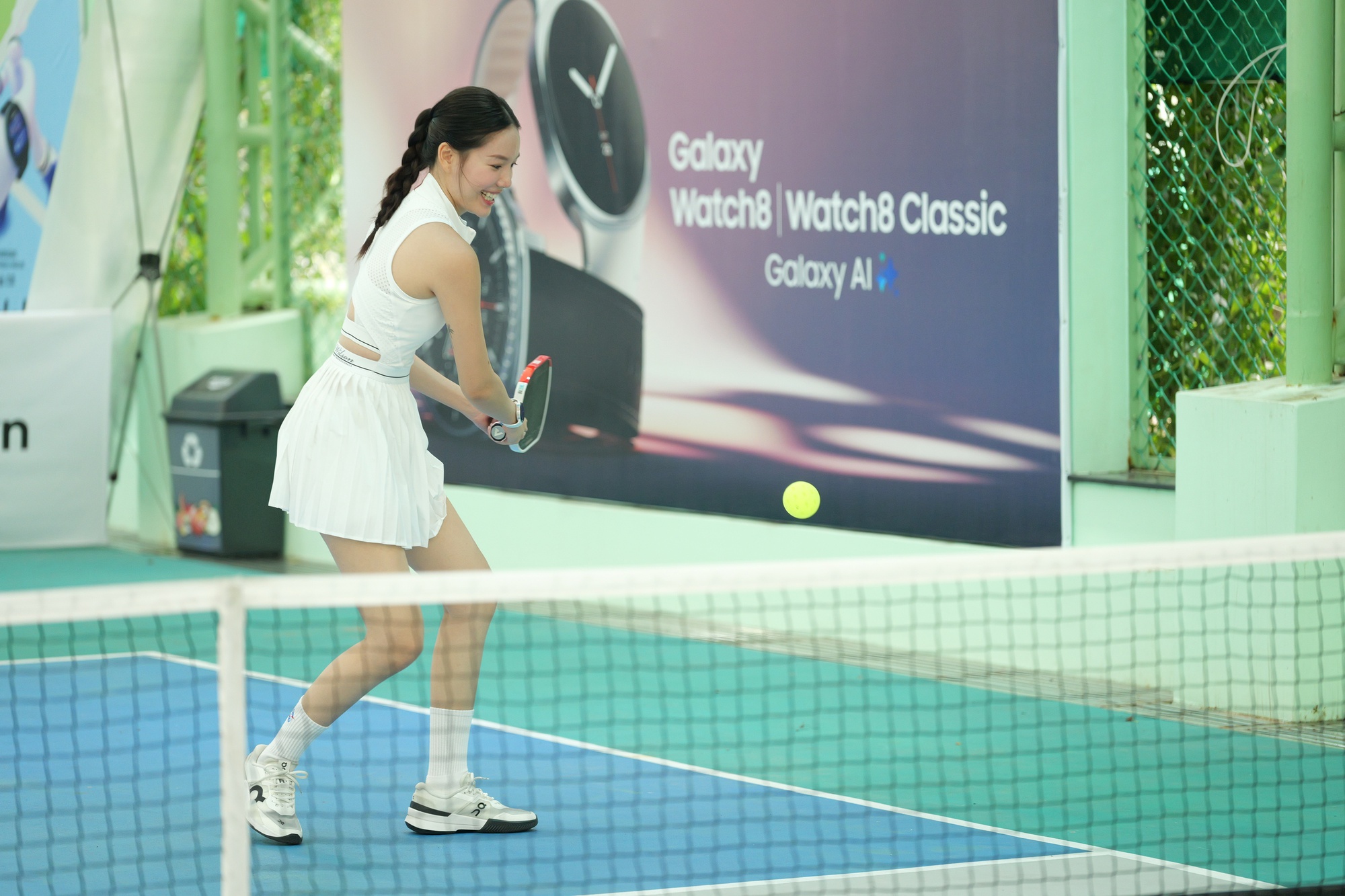 Xả loạt ảnh nét nèn nẹt của gái đẹp miền Tây “đại náo” sân pickleball: Giờ ai cũng cỡ này rồi hả? - Ảnh 6.