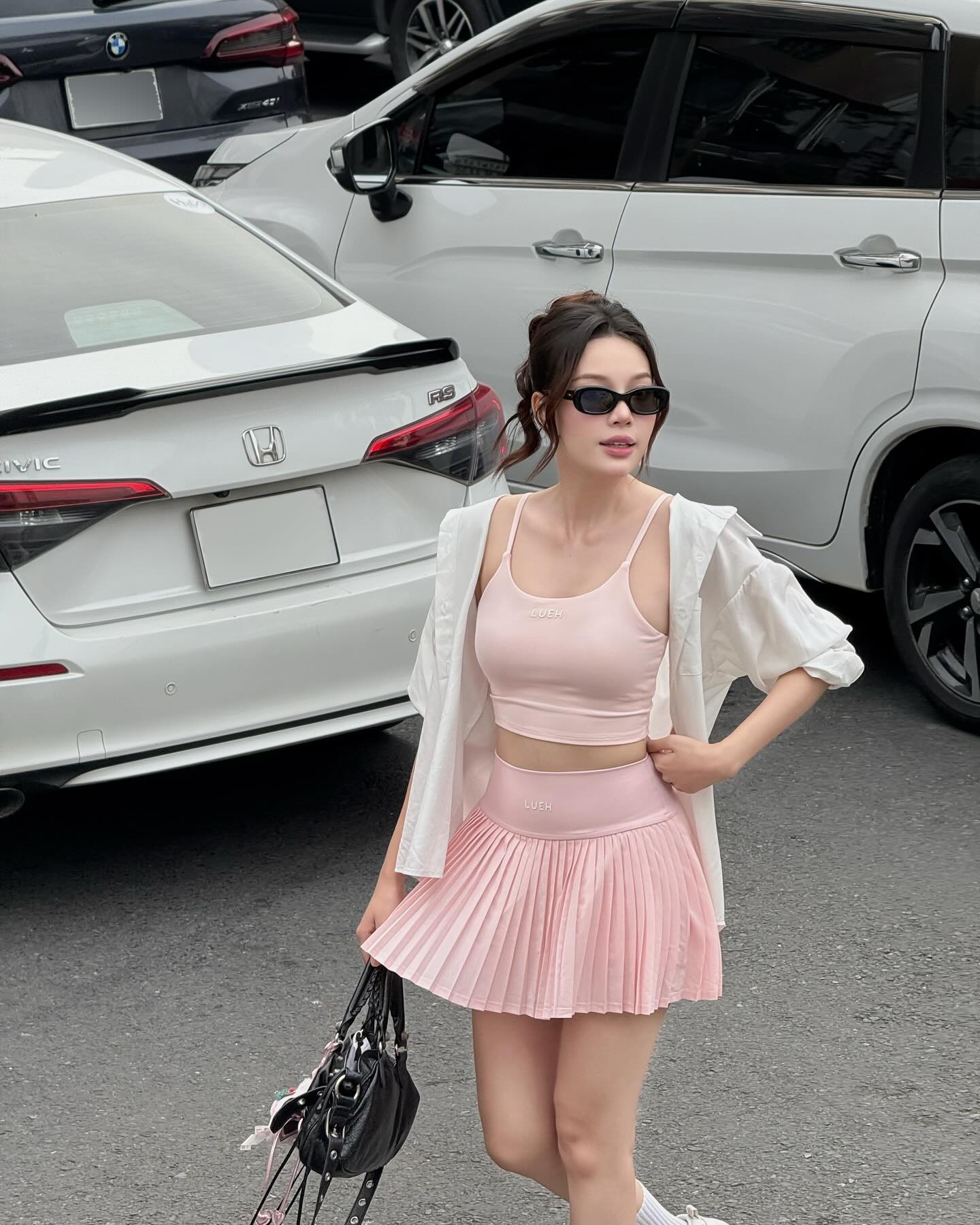 Xả loạt ảnh nét nèn nẹt của gái đẹp miền Tây “đại náo” sân pickleball: Giờ ai cũng cỡ này rồi hả? - Ảnh 19.