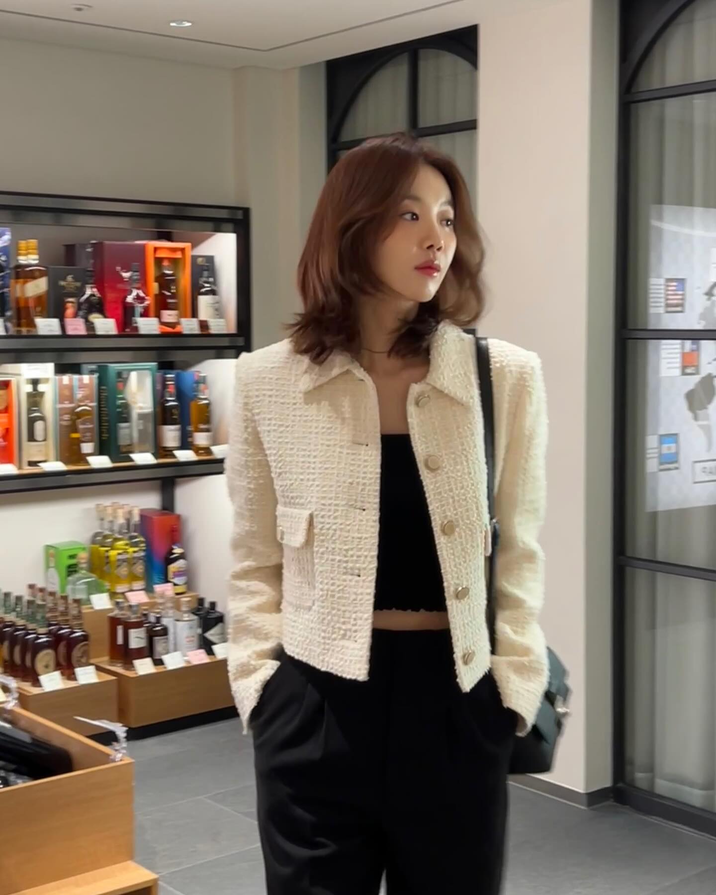 Phụ nữ tóc ngắn 40+ nên mặc 10 kiểu trang phục này để hack tuổi xuất sắc hơn nữa - Ảnh 10.