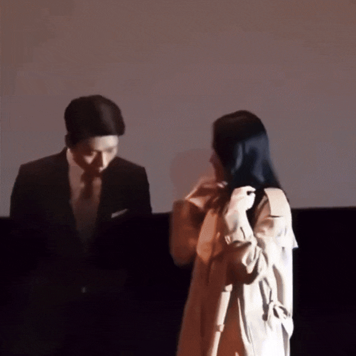 1,2 triệu người "bóc trần" hành động lạ của Hyun Bin mỗi khi bên Son Ye Jin: "Thế này mà không rung động à?" - Ảnh 2. 1,2 triệu người "bóc trần" hành động lạ của Hyun Bin mỗi khi bên Son Ye Jin: "Thế này mà không rung động à?" - Ảnh 2.