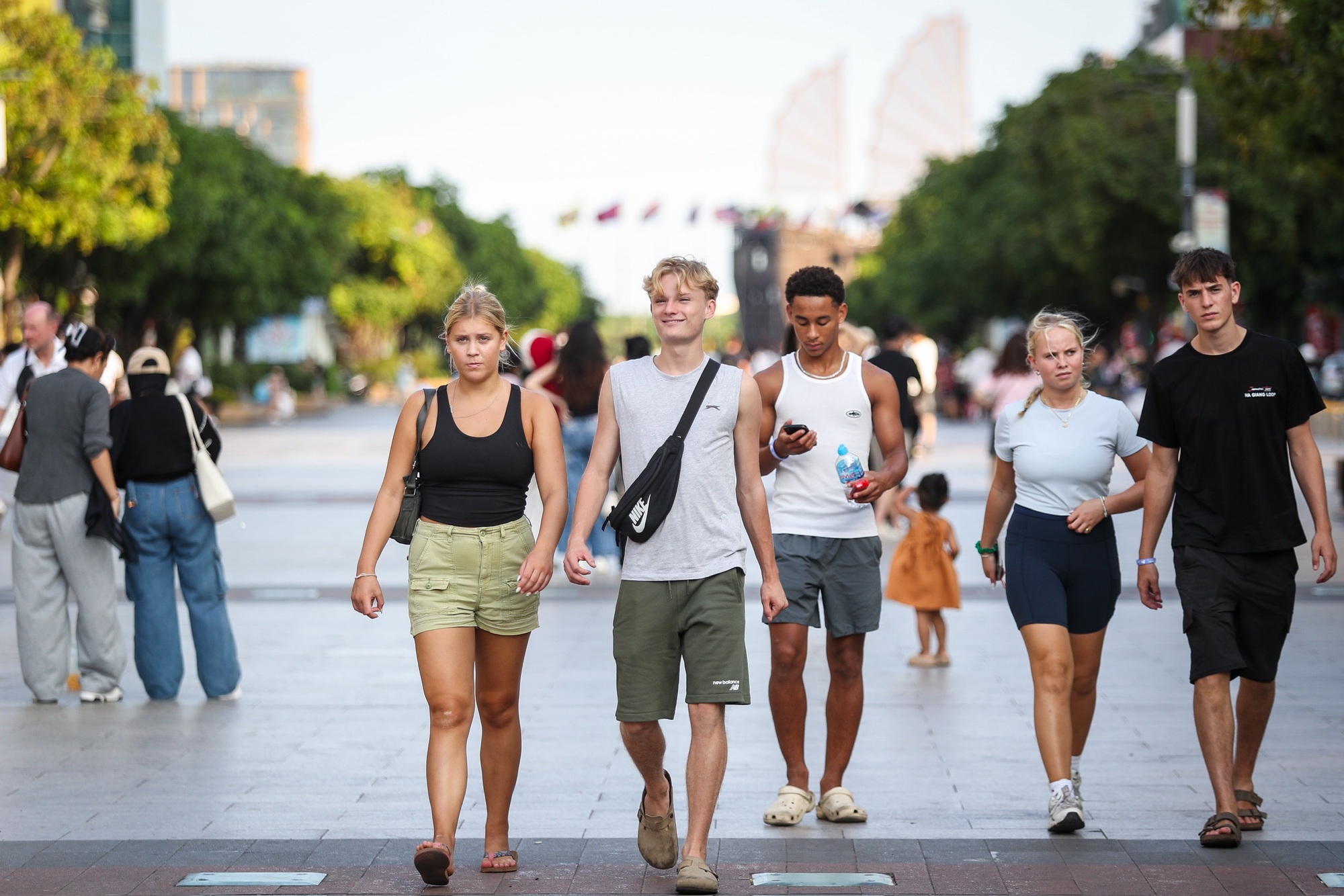 Siêu đô thị TP.HCM cần quảng trường xứng tầm- Ảnh 6. Siêu đô thị TP.HCM cần quảng trường xứng tầm- Ảnh 6.