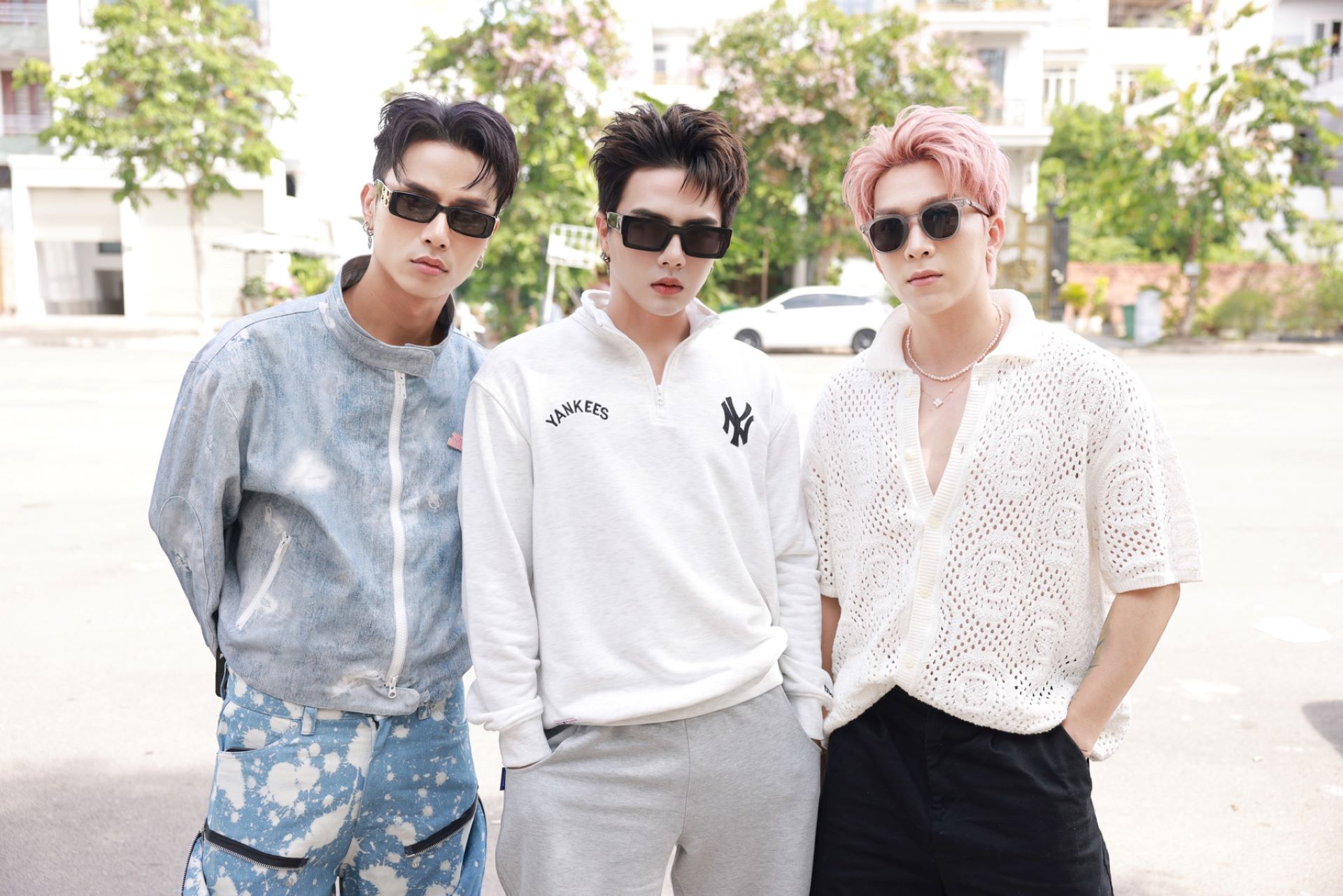 Từ “ổ gà” cuộc đời đến khoang xe VinFast VF 7: Tăng Phúc, Neko Lê chill như đang… ở nhà- Ảnh 2.