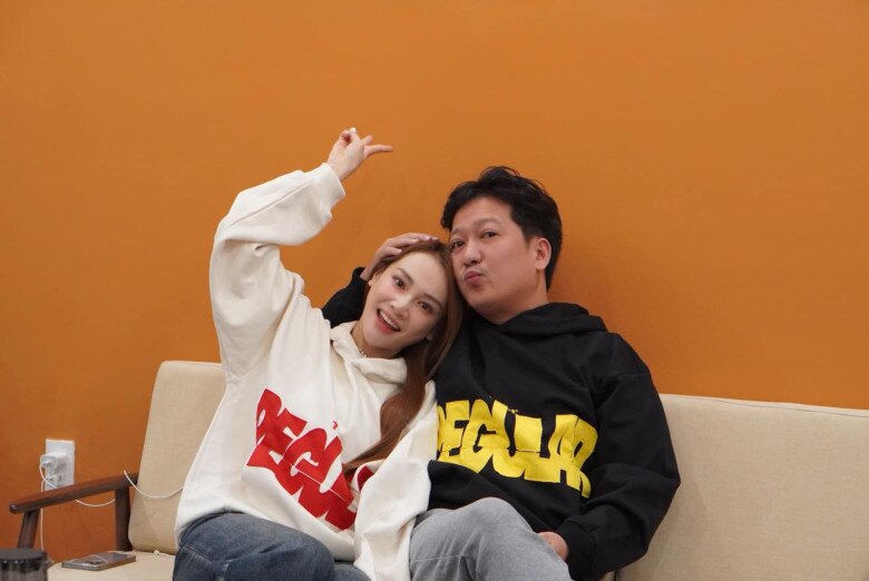 Cặp chị em "Châu Báu" của "Cây táo nở hoa" hiện tại: Nhã Phương làm mẹ bỉm lần 3, Thúy Ngân bị đồn yêu bạn diễn 7 Nữ diễn viên được ông xã cưng chiều hết mực.