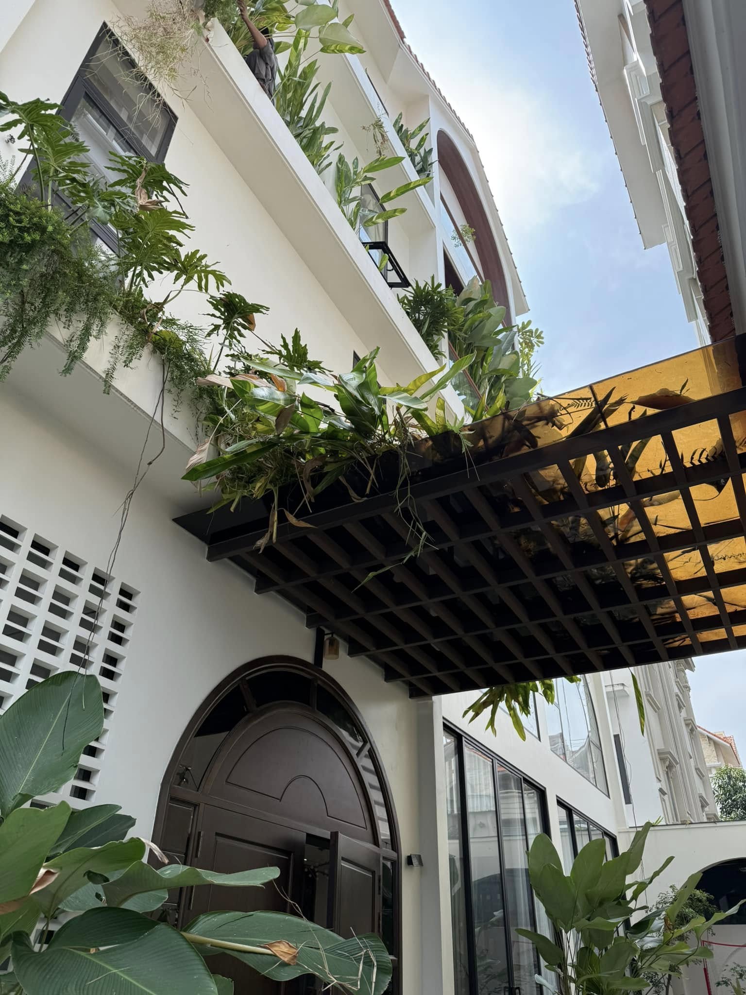 Nữ nghệ sĩ trẻ đẹp là CEO sở hữu spa làm đẹp, khu du lịch sinh thái 50.000m2, sinh 4 con cho đại gia - Ảnh 5. Nữ nghệ sĩ trẻ đẹp là CEO sở hữu spa làm đẹp, khu du lịch sinh thái 50.000m2, sinh 4 con cho đại gia - Ảnh 5.