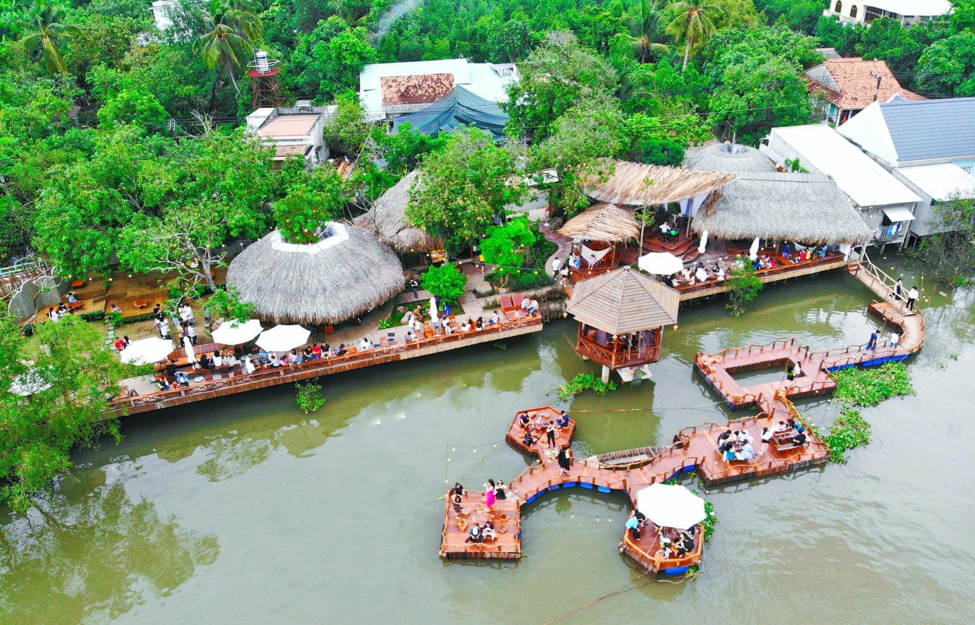 Nữ nghệ sĩ trẻ đẹp là CEO sở hữu spa làm đẹp, khu du lịch sinh thái 50.000m2, sinh 4 con cho đại gia - Ảnh 10. Nữ nghệ sĩ trẻ đẹp là CEO sở hữu spa làm đẹp, khu du lịch sinh thái 50.000m2, sinh 4 con cho đại gia - Ảnh 10.