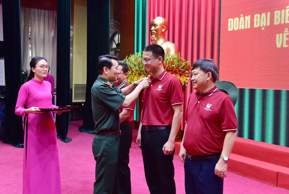 Đoàn đại biểu trí thức TP.HCM vào Lăng viếng Chủ tịch Hồ Chí Minh-đoàn đại biểu trí thức TP.HCM (5).jpg