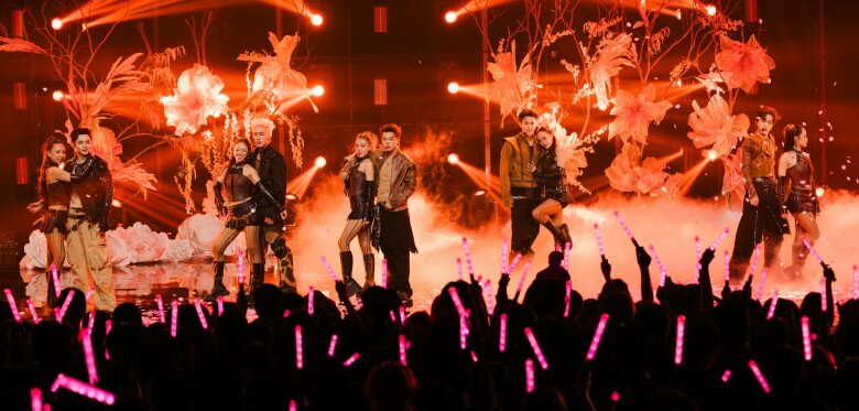 "Anh trai say hi" tập 2: Vũ Cát Tường rơi nước mắt, Liên quân 2 giành chiến thắng sít sao 2 Đội “Chạm” mang đến tiết mục pop ballad bắt tai.