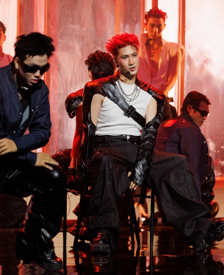 "Anh trai say hi" tập 2: Vũ Cát Tường rơi nước mắt, Liên quân 2 giành chiến thắng sít sao 5 Nhóm “So Good” mang về chiến thắng cho Liên quân 1.