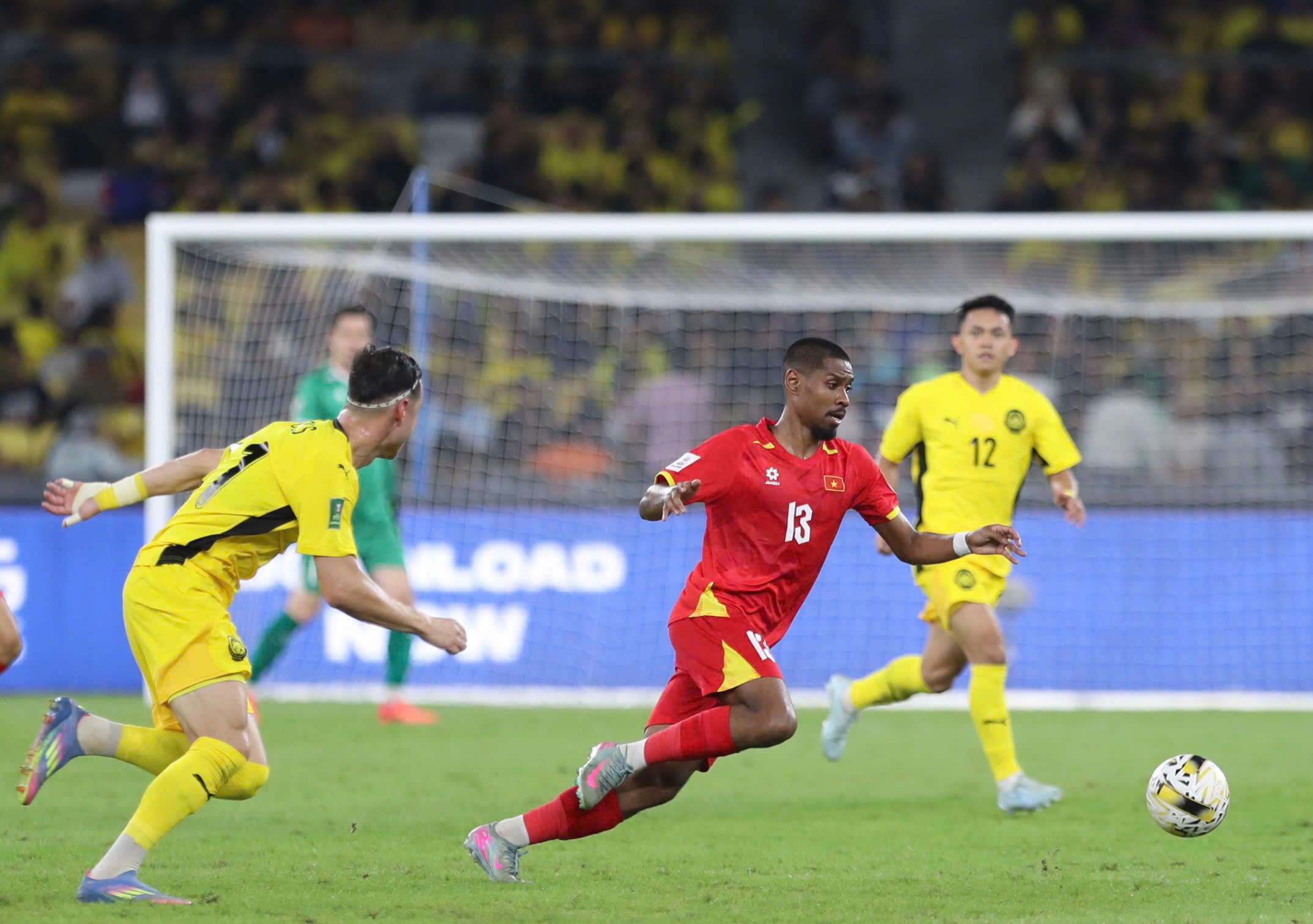 Bất thường trong hồ sơ nhập tịch Malaysia của 7 cầu thủ, dẫn đến án phạt nặng từ FIFA- Ảnh 4. Bất thường trong hồ sơ nhập tịch Malaysia của 7 cầu thủ, dẫn đến án phạt nặng từ FIFA- Ảnh 4.