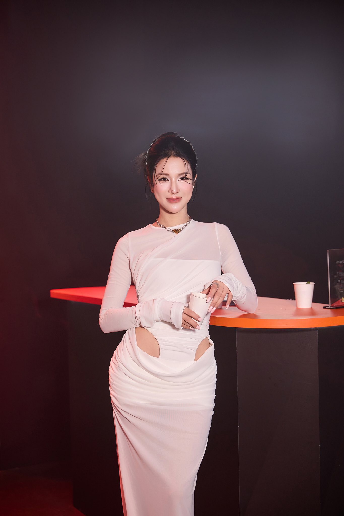 Thêm 1 cặp chị - em Vbiz lệch 11 tuổi đang muốn Thêm 1 cặp chị - em Vbiz lệch 11 tuổi đang muốn