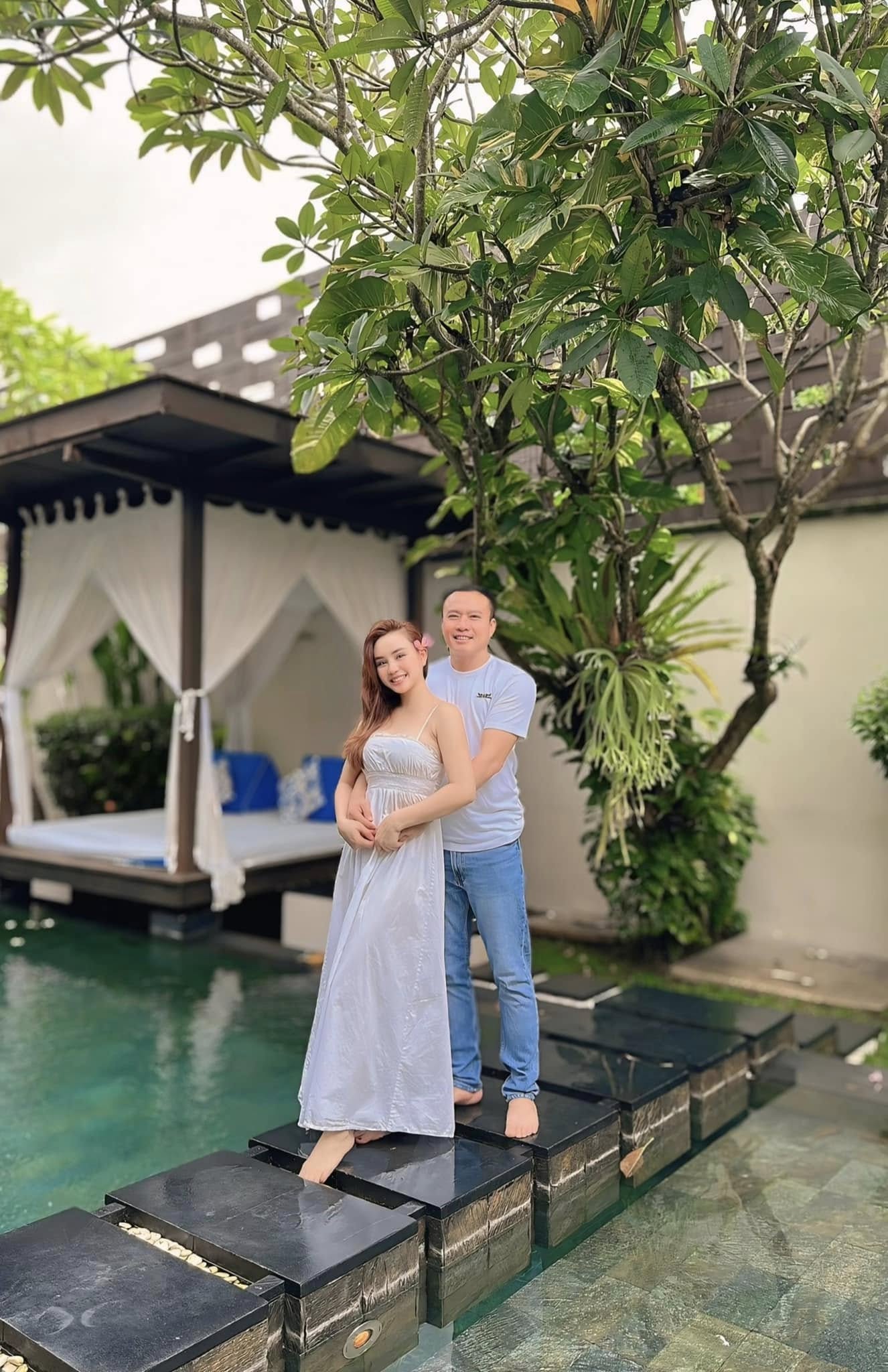 Nữ nghệ sĩ có biệt thự từ TP.HCM ra Hải Phòng, được chồng đại gia yêu chiều, trông con cho đi hát - Ảnh 5. Nữ nghệ sĩ có biệt thự từ TP.HCM ra Hải Phòng, được chồng đại gia yêu chiều, trông con cho đi hát - Ảnh 5.