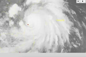 Bão số 10 giật cấp 15 đang trên vùng biển Quảng Trị-TP Đà Nẵng