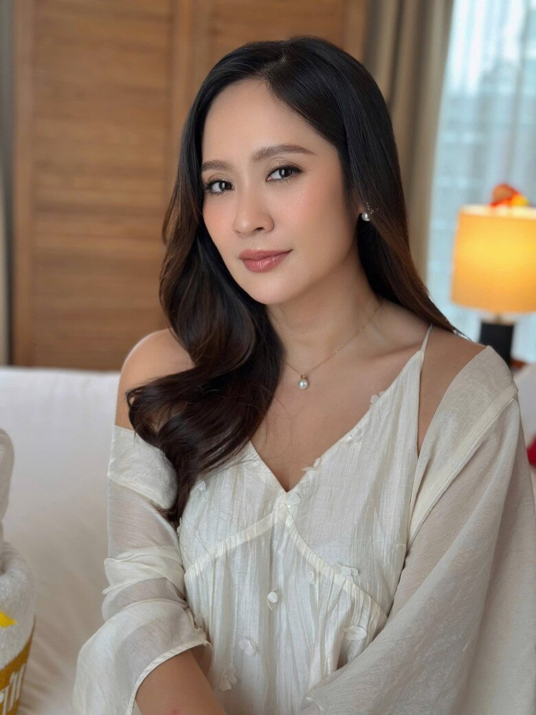 Sau thời gian ưu tiên chăm sóc gia đình, vài năm trở lại đây, Thanh Thuý tái xuất với hai dự án – Hoa Vương và Tiểu Tam Không Có Lỗi.