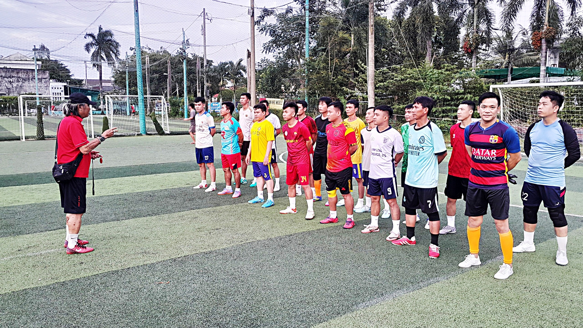 Giải bóng đá công nhân, viên chức Việt Nam 2025: Ẩn số tân binh Vĩnh Long - Ảnh 1.