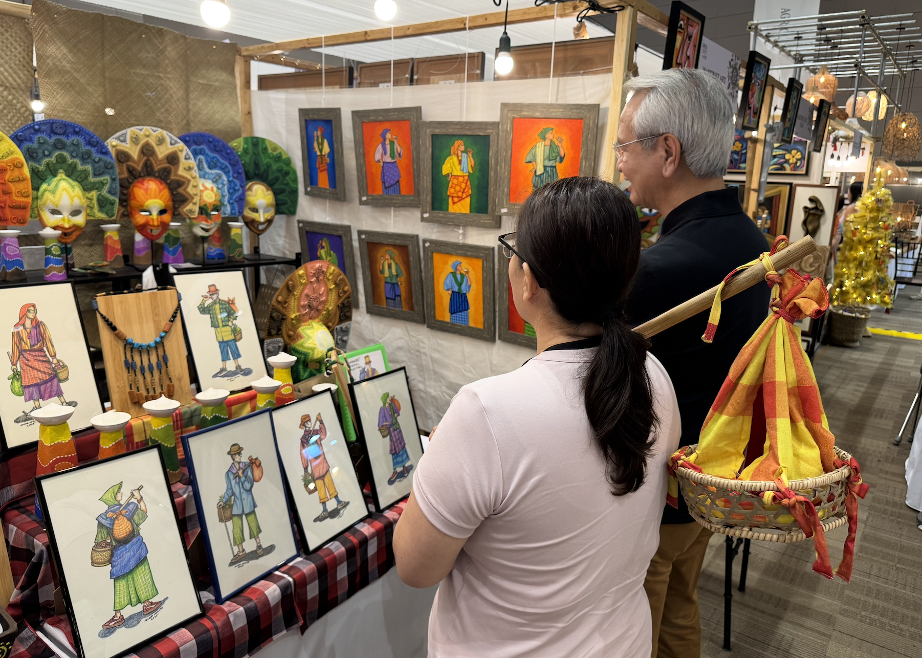 Sau bão, người dân và du khách Philippines đổ xô đi hội chợ ngày cuối tuần - Ảnh 9.