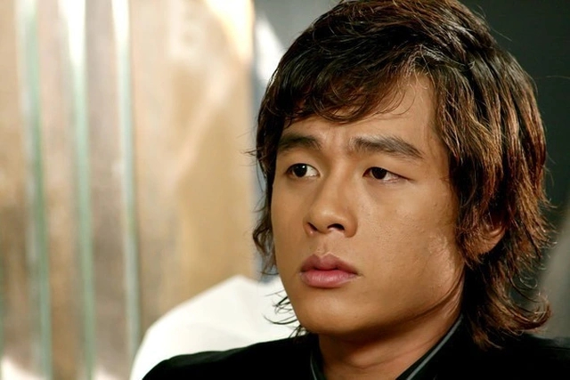 "Hoàng tử" Vbiz vừa công khai có con với vợ Việt kiều đã vội ly hôn, để lộ tình trạng tinh thần bất ổn - Ảnh 2. "Hoàng tử" Vbiz vừa công khai có con với vợ Việt kiều đã vội ly hôn, để lộ tình trạng tinh thần bất ổn - Ảnh 2.