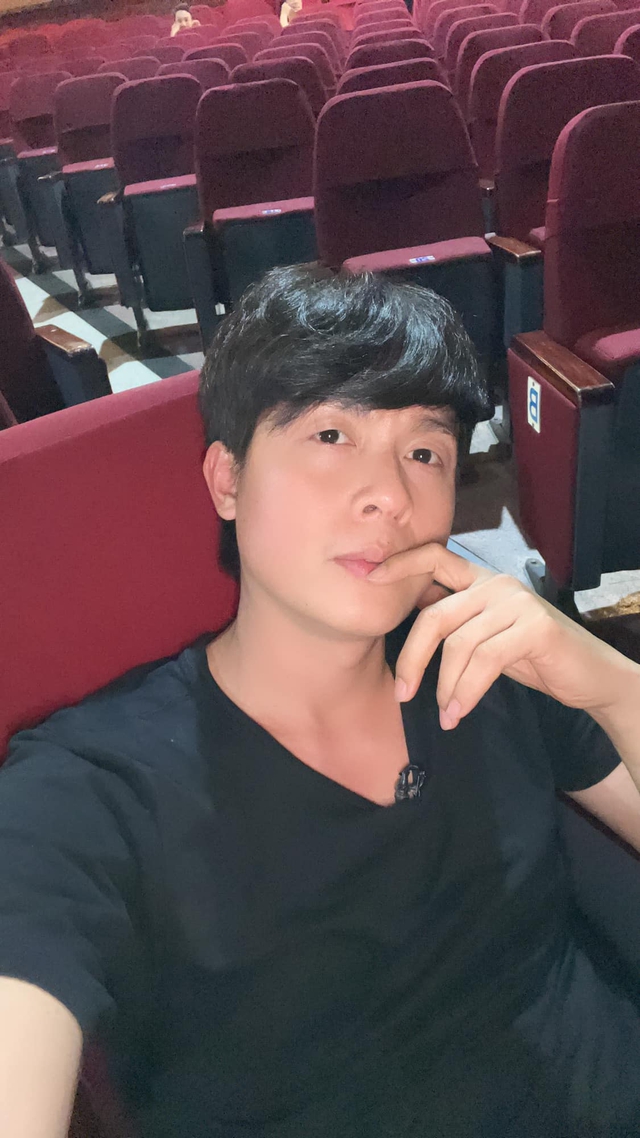 "Hoàng tử" Vbiz vừa công khai có con với vợ Việt kiều đã vội ly hôn, để lộ tình trạng tinh thần bất ổn - Ảnh 3. "Hoàng tử" Vbiz vừa công khai có con với vợ Việt kiều đã vội ly hôn, để lộ tình trạng tinh thần bất ổn - Ảnh 3.