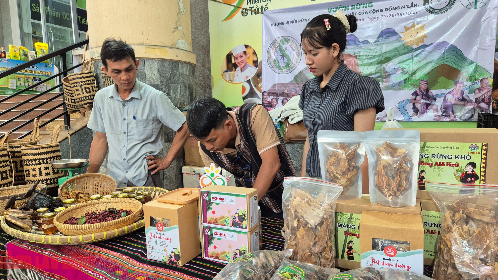 Mê mẩn sản vật Tây Nguyên tại chợ phiên đặc biệt TP HCM - Ảnh 7.