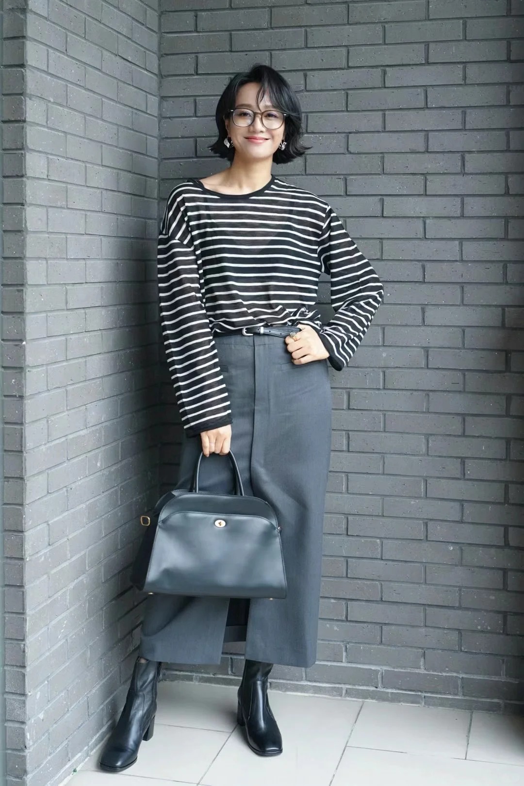 Không phải blazer hay váy hoa, “áo kẻ sọc” mới là item đáng sắm nhất mùa thu - Ảnh 6. Không phải blazer hay váy hoa, “áo kẻ sọc” mới là item đáng sắm nhất mùa thu - Ảnh 6.