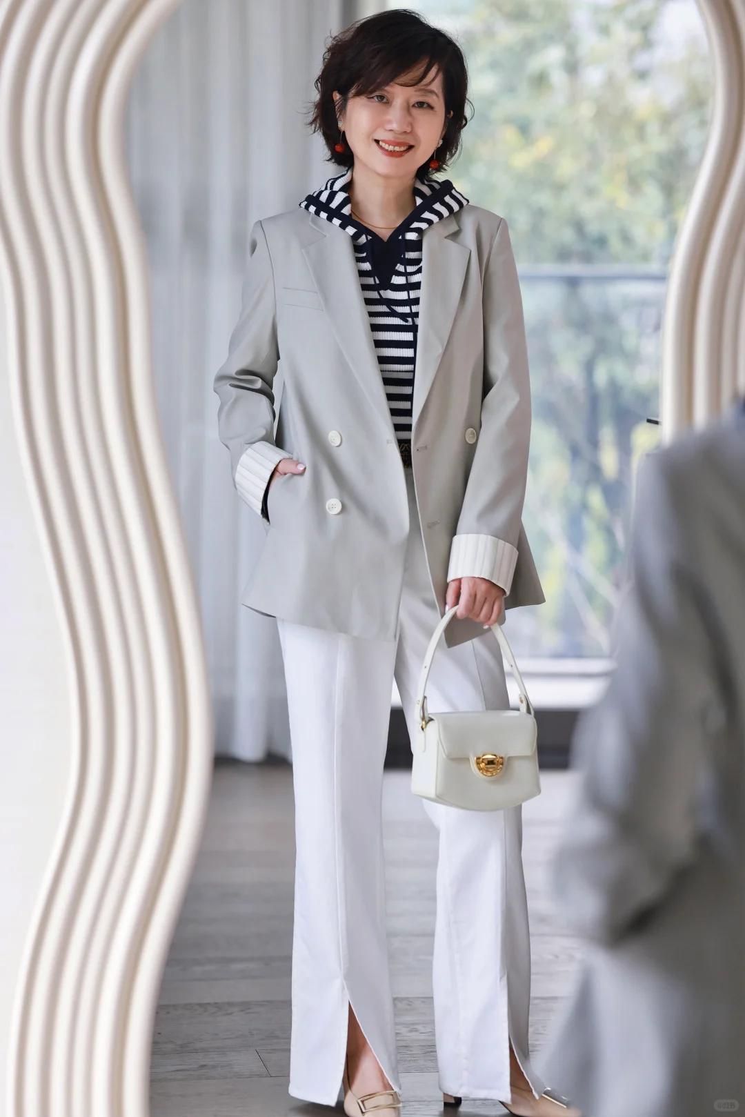 Không phải blazer hay váy hoa, “áo kẻ sọc” mới là item đáng sắm nhất mùa thu - Ảnh 6. Không phải blazer hay váy hoa, “áo kẻ sọc” mới là item đáng sắm nhất mùa thu - Ảnh 6.