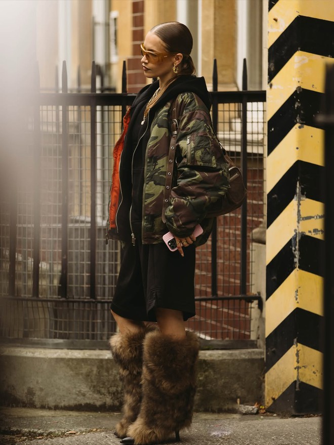Thời trang lông thú nhân tạo trở lại, chinh phục tín đồ thành thị- Ảnh 6.