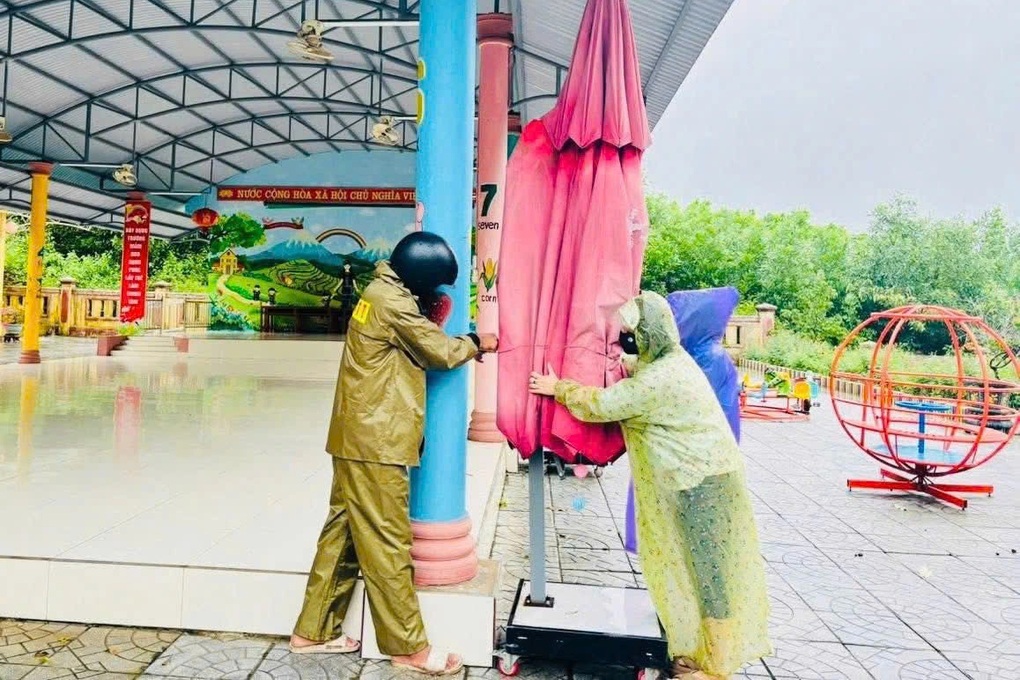 Hơn 1 triệu học sinh nghỉ học tránh bão Bualoi - 3