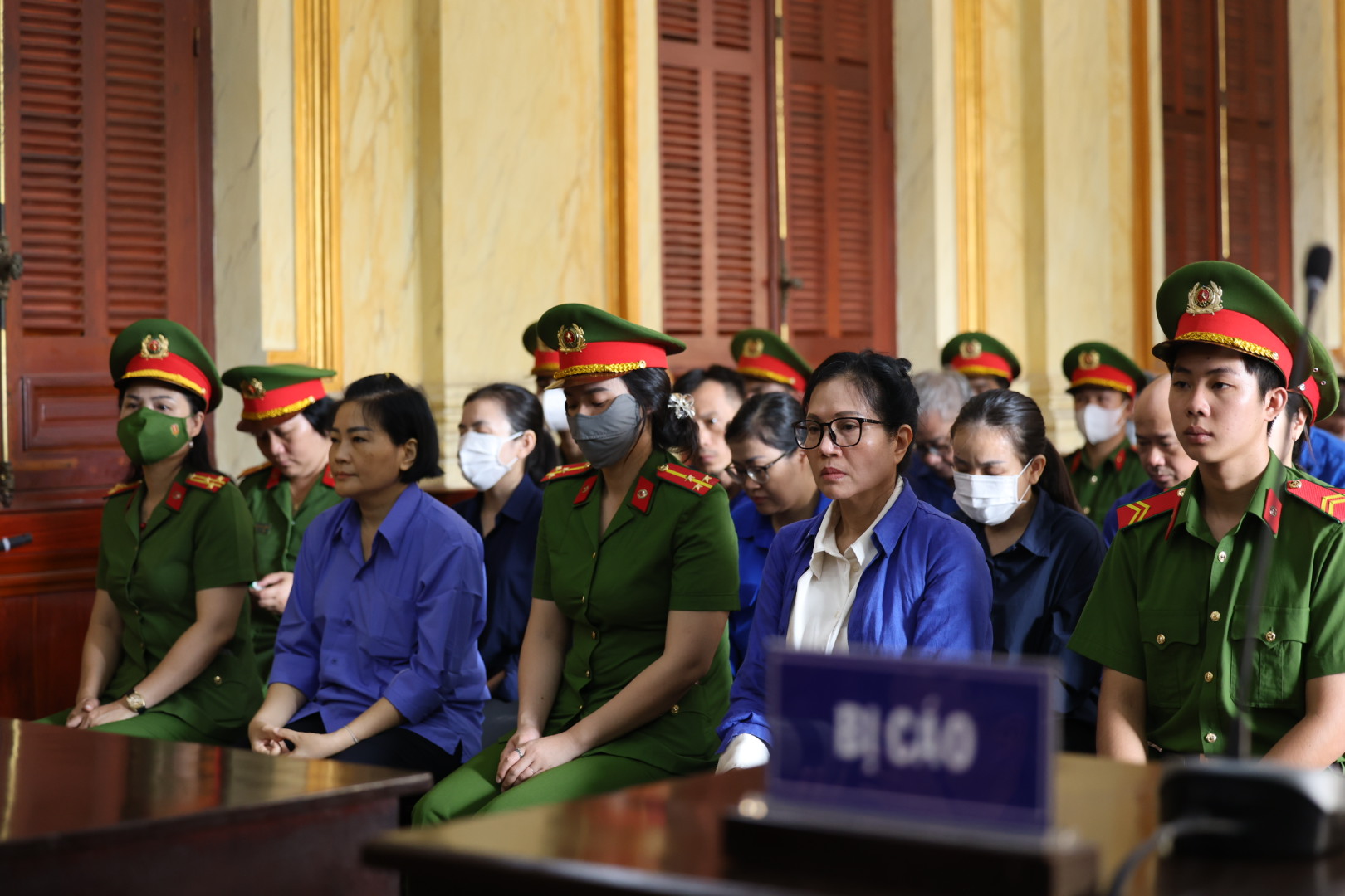 Đề nghị tuyên phạt cựu Tổng giám đốc SJC Lê Thúy Hằng đến 30 năm tù - Ảnh 2.