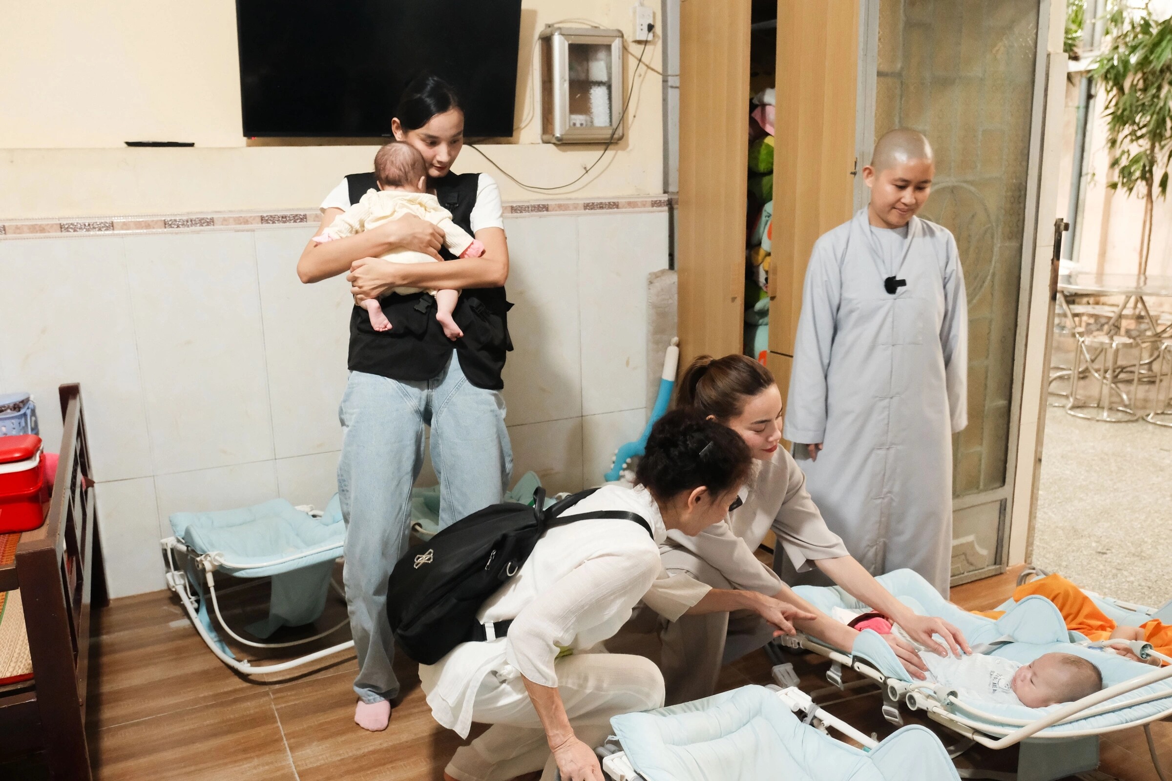 Hồ Ngọc Hà thường muốn chia sẻ với những em bé mồ côi.