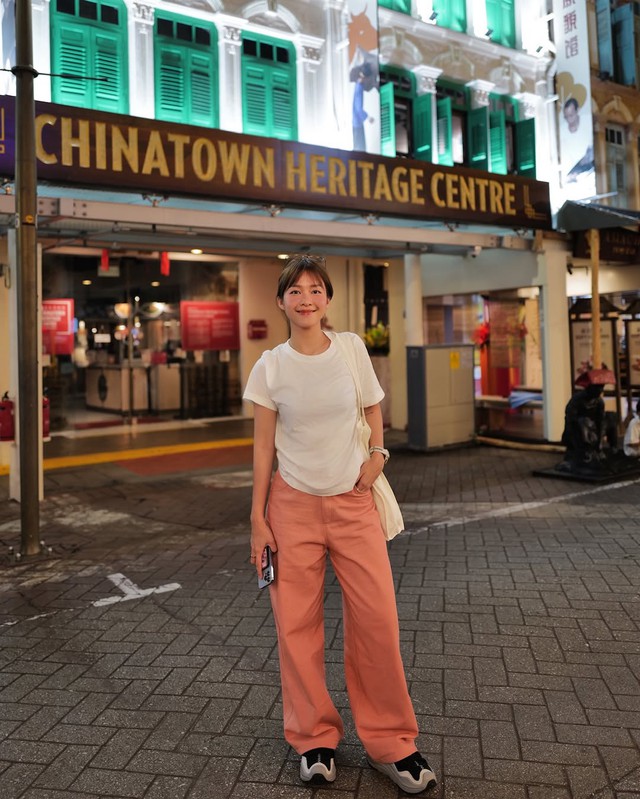 Áo cổ tròn là mảnh ghép nâng tầm phong cách tối giản- Ảnh 6. Áo cổ tròn là mảnh ghép nâng tầm phong cách tối giản- Ảnh 6.