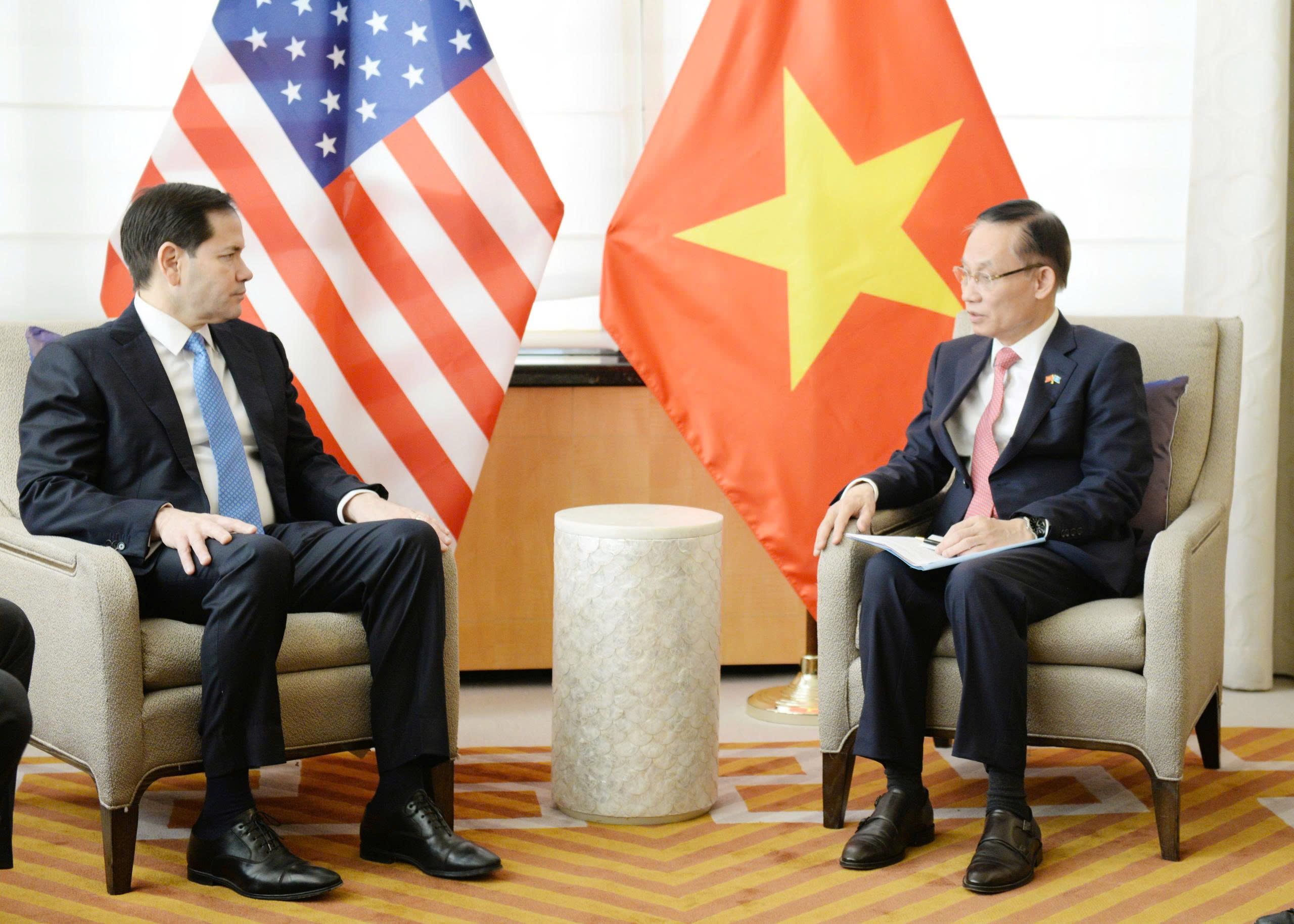 Tổng thống Donald Trump coi Việt Nam là đối tác ưu tiên hàng đầu ở khu vực- Ảnh 2. Tổng thống Donald Trump coi Việt Nam là đối tác ưu tiên hàng đầu ở khu vực- Ảnh 2.